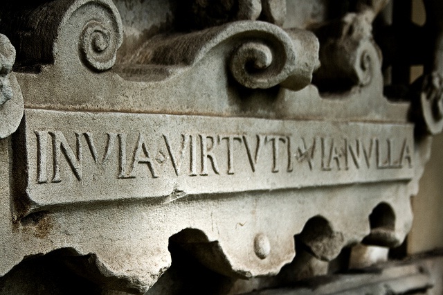 Motto of the Earl of Winton, from Seton Palace, at Seton Collegiate Church.