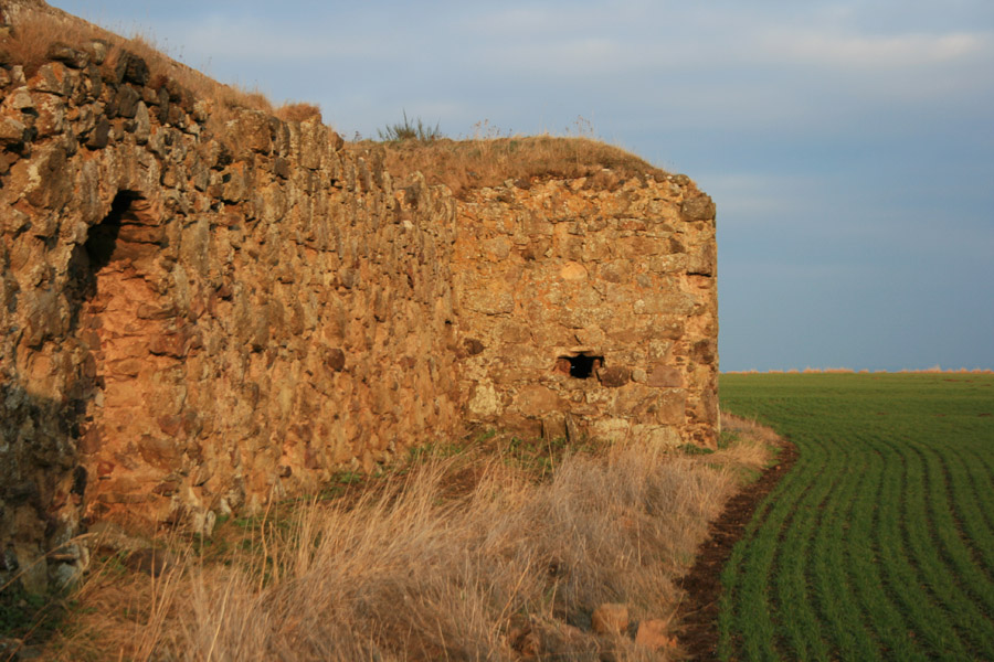 Rear entrance to Barnes Castle.